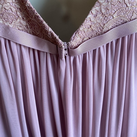 David's Bridal Rose Gold Metallic Open-Back Lace Long Bridesmaid Dress Size 8 - Picture 10 of 14